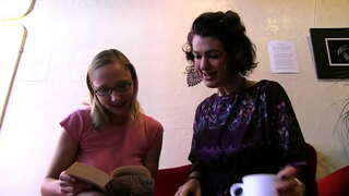 Lesbo kurbe prekleto kosmat bush