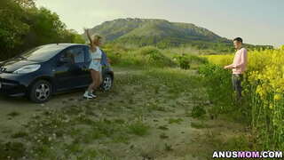 Cherry ga Sam slurvete blowjob og et stearinlys i hennes rumpe for ham å blåse