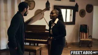 Φοβισμένος Busty Κτηματομεσίτης Fucks Ο Πελάτης Να Προσγειωθεί Μια Συμφωνία