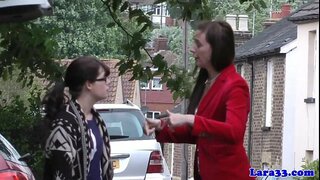 ���ംഗ്ലീഷ് പ്രായപൂർത്തിയായ pickingup നിരപരാധികളായ സ്കൂൾ