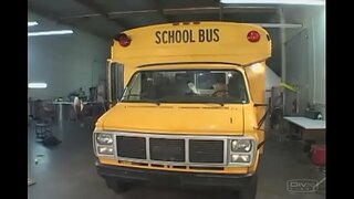 Sexig tonåring ger pov oralsex