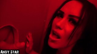 Kjæresten blåser pikk på Gloryhole